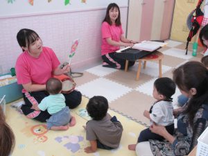 土曜日に祖父母参観がありました。遠方から来てくださった方もいらっしゃったようで、子どもたちはお家の方との活動を楽しみました。ご参加頂きありがとうございました。山形保育園保育士幼稚園