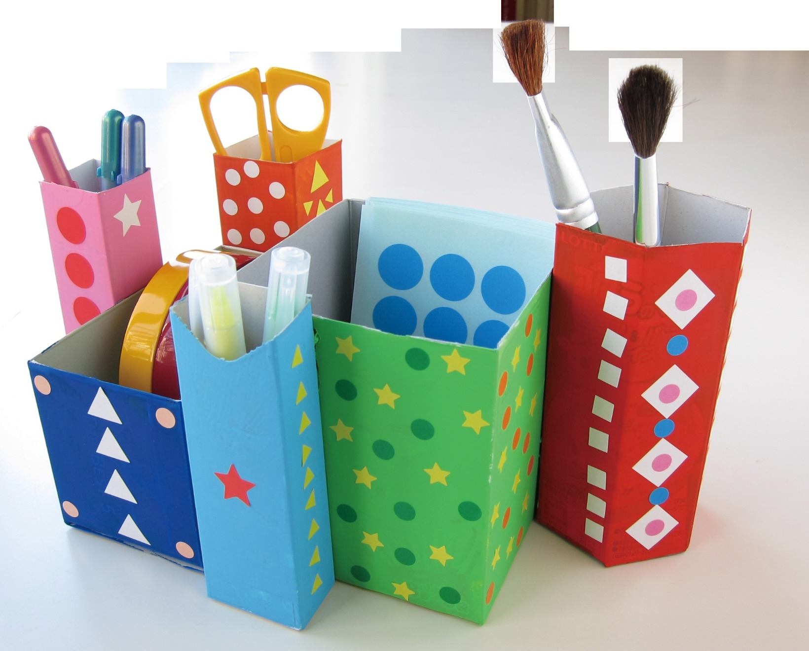 卒園記念プレゼント 100均フレームをリサイズ!大きめのボックス型写真立ての作り方 – スクラップブッキング101