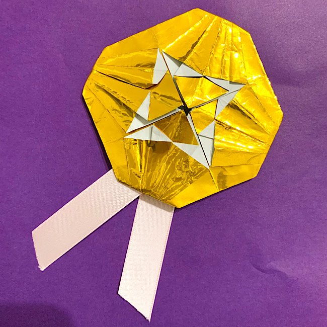 折り紙 メダルの折り方3選！運動会やプレゼントに最適保育士を応援する情報サイト 保育と暮らしをすこやかに ほいくらし