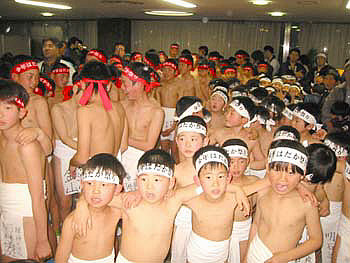 裸の男の子 写真素材5227887- フォトライブラリ