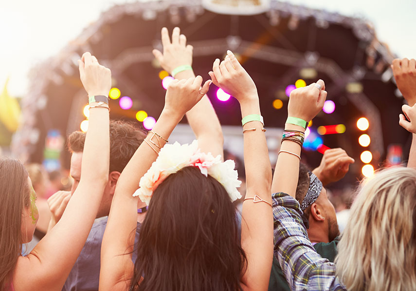 旬のトレンド「フェスウェディング」、オシャレな演出紹介コラム&トピックス公式・ウェディング 浜松市の結婚式場ジ・オリエンタルテラスハイダウェイ