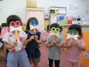 飛ばして遊べる！ ストローとんぼ製作✨ 子どもも作って是非遊んでみてください☺️9月製作 10月製作 11月製作 製作遊び 製作あそび 製作アイデア 手作りおもちゃ 保育園製作 保育製作 部分実習 責任実習 ストロー工作