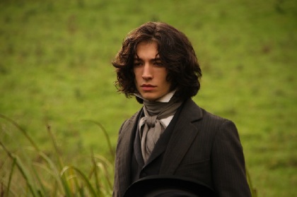 黒髪のミア・ワシコウスカに見つめられる「イノセント・ガーデン」ポスター公開 : 映画ニュース - 映画.com