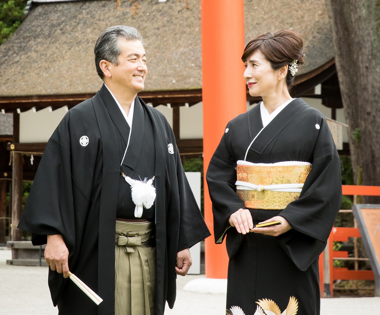 神社結婚式のゲストにふさわしい服装とは？新郎新婦との関係性別にポイントを紹介ハワイで結婚式ならワンエイトプランニング