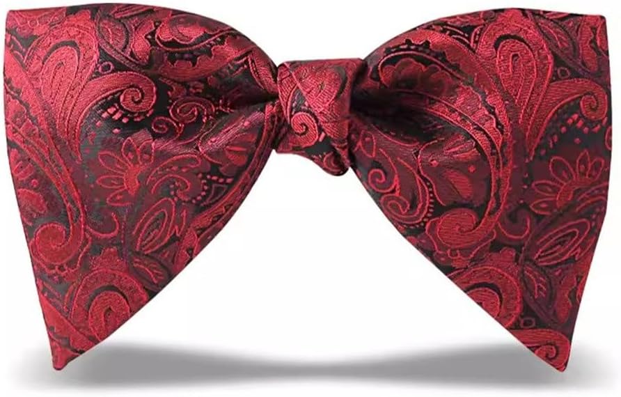 結婚式から二次会まで！男性ゲストにおすすめの「蝶ネクタイ」コーデまとめみんなのウェディングニュース