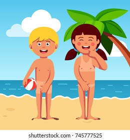 庭 沐浴 水浴び プール 子供 男児 裸 可愛い 夏 遊び 縁側 の Stock フォトAdobe Stock