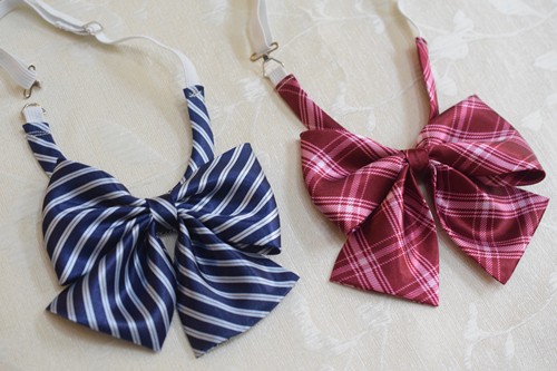 ゴムで着脱簡単！こどもネクタイの作り方 くわしい作り方は、プロフィール @koshirauのURLから、サイトにアクセスしてみてくださいね。☆handmade by⇒坂本このみ@konomisakamoto_knittomokoshirau手芸部ソーイング部手芸好きな人と繋がりたい