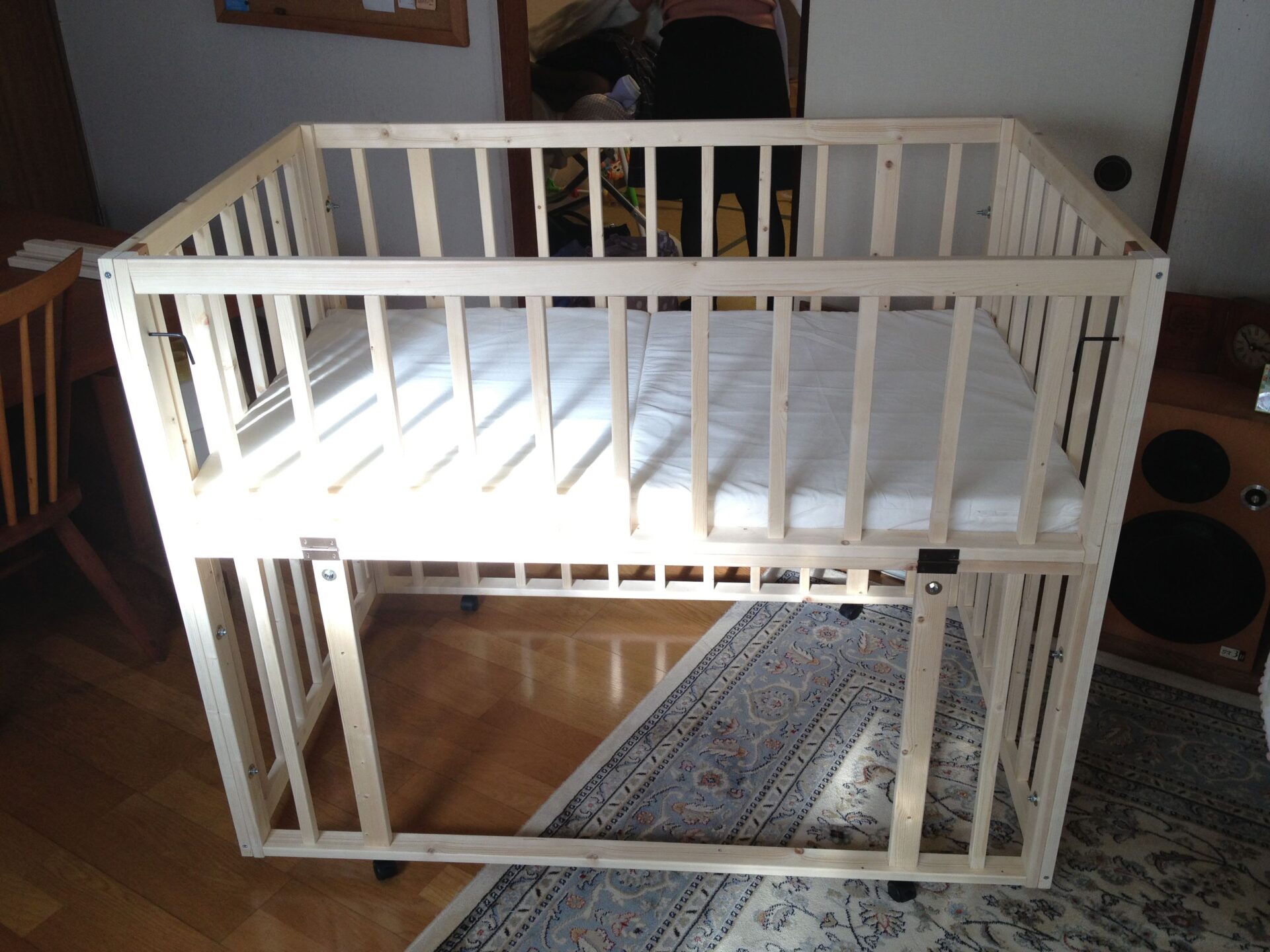 ベビーベッドガードがおしゃれに進化☆おすすめ商品や手作り方法をご紹介