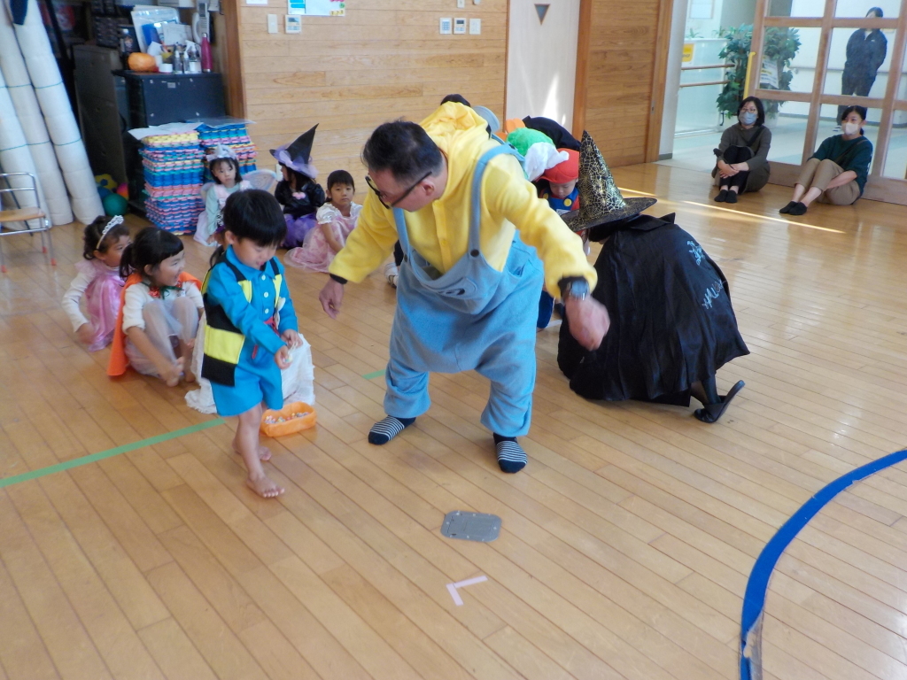 画用紙とモールで作るハロウィン輪投げの作り方♪子供と遊ぼうハロウィンゲームDIY♪パーティーや英語レッスンの工作、ゲームアイデア♪雪見日和