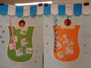 Amazon.co.jp: 製作キット保育 壁面ペンギン 壁面夏 壁面飾り夏 保育 壁面 足形製作 : おもちゃ