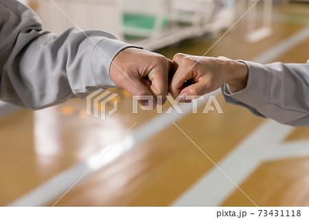 欧米ビジネスのボディタッチ、コロナでどう変わる?文化を学ぶ大切さLive English