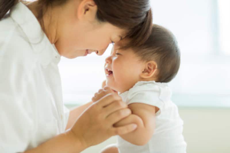 眠っている赤ちゃんの寝顔が可愛く色合いが綺麗なニューボーンフォト撮影OurPhoto アワーフォト