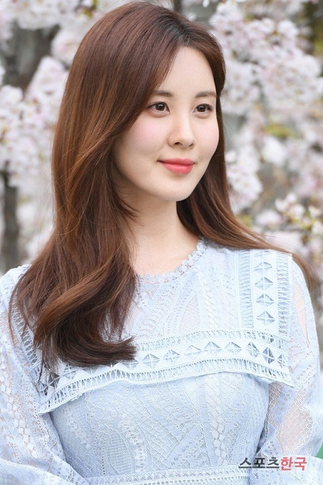 放送人シム·ヒョンソプの結婚式写真が「朝鮮の愛妻家」を通じて公開された。20日、ソウル某所でシム·ヒョンソプ、チョン·ヨンリムカップルの結婚式が開かれた。TV朝鮮のバラエティ番組「朝鮮の愛妻家」を通- MK