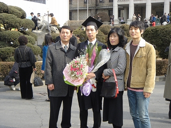 京都大学 卒業写真ご家族と残す晴れ姿京都・中尾写真場