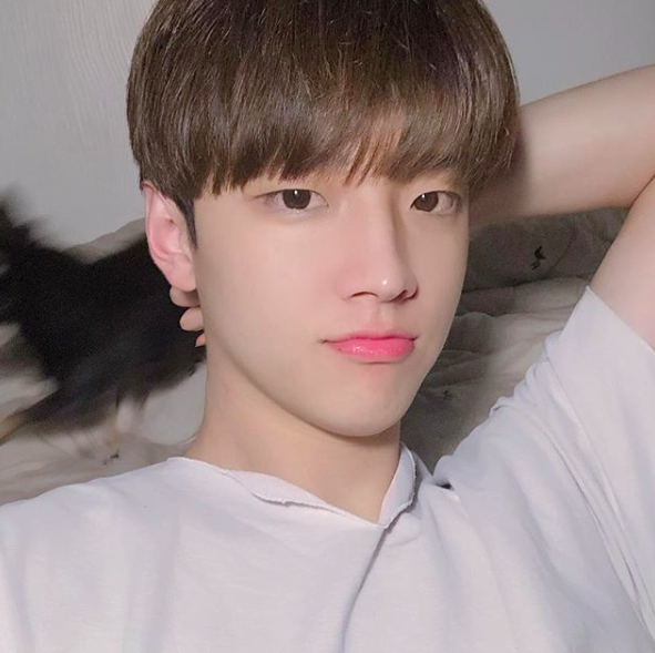 韓国人はほとんど一重で生まれてくると聞きました。男の人もそうですか??- Yahoo!知恵袋