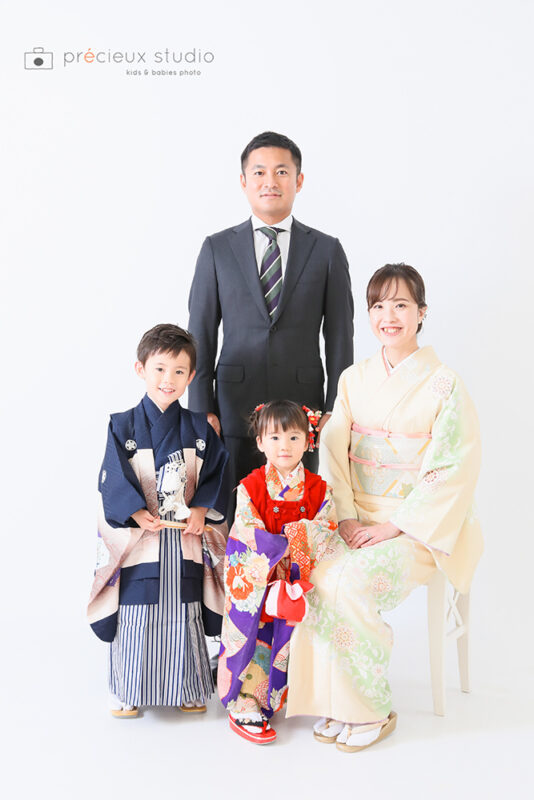 七五三で家族写真！ どんな格好で写ったらいいの？創寫舘 そうしゃかん 愛知・岐阜の写真スタジオ