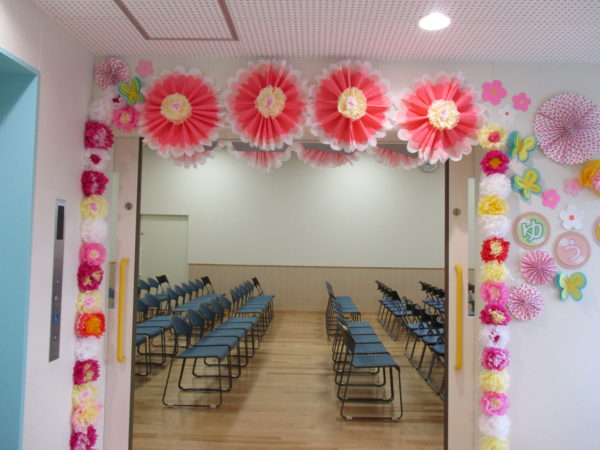 お花が引き立つプランター飾り世界文化ワンダ