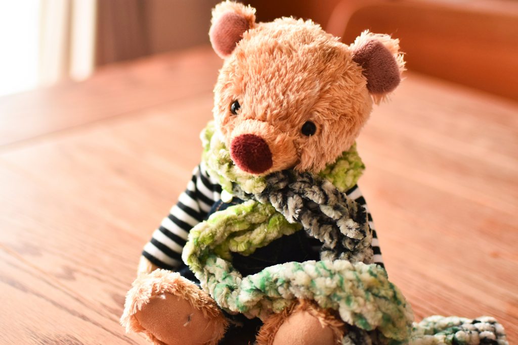 簡単マフラーの編み終わりの後始末 - がちゃこかあさん奮闘記