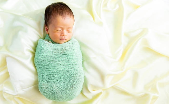 おくるみは危険」って本当？ 正しい使い方を専門家が解説。絶対にやってはいけない２つの注意点！ 小児科医 たまひよ