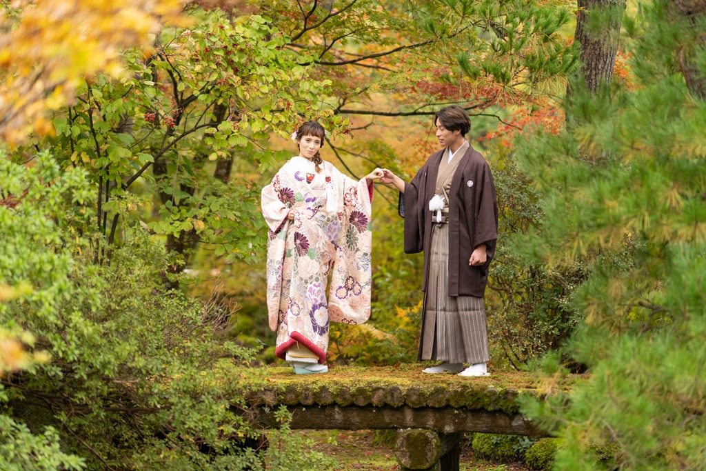 新郎の和装でよく聞く「紋付袴」っていったい何? - ぐるなびウエディングHOWTO