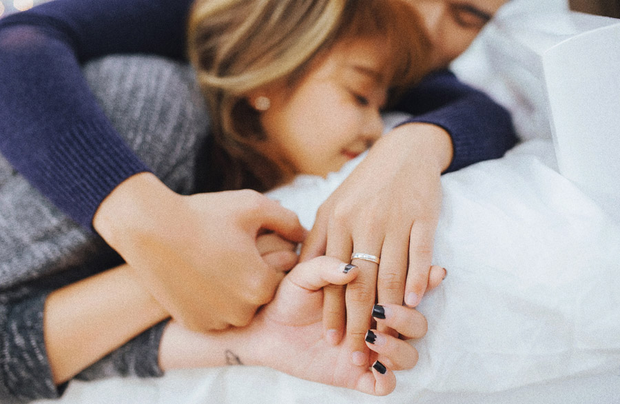 添い寝してくれるリストバンド ― 恋人達にハートビートを届ける「Pillow Talk ピロートーク 」えんウチ