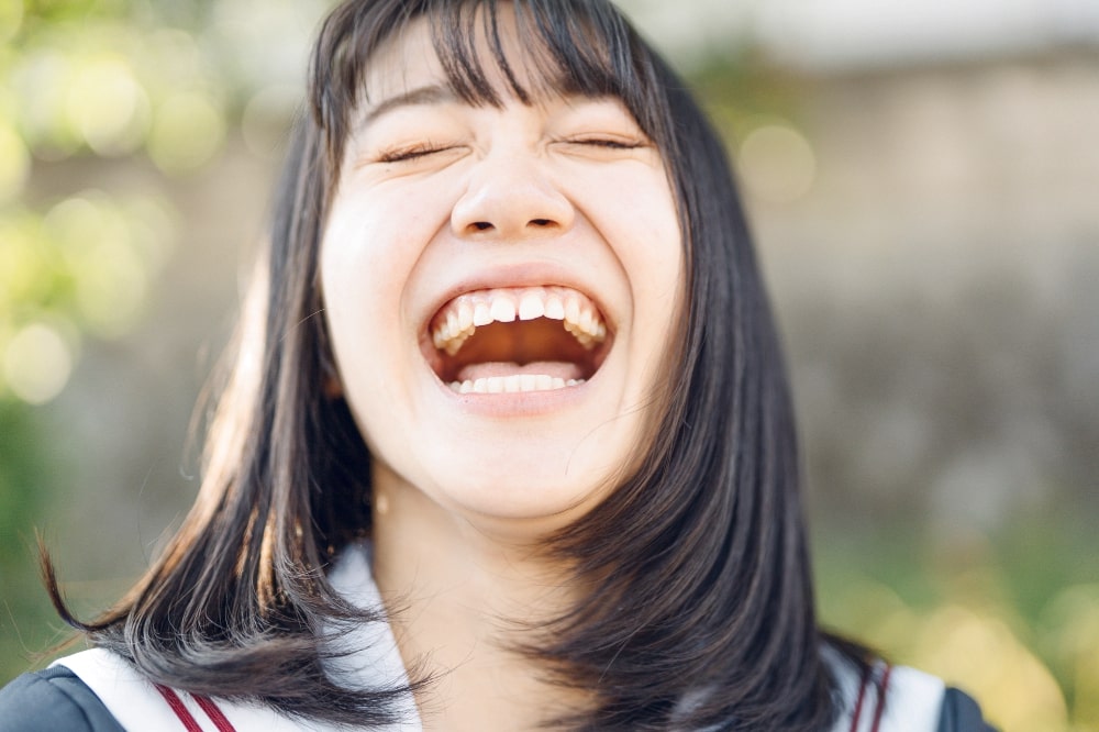 白河れいは前歯が大きすぎてかわいくない？差し歯との噂も徹底調査