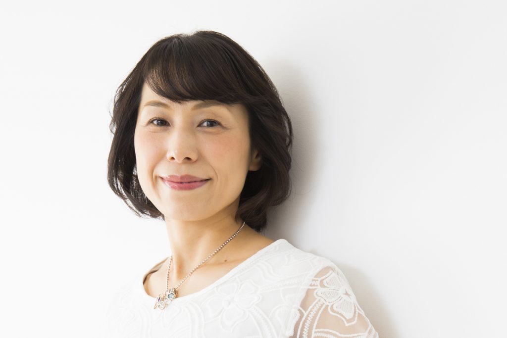 結婚式参列の髪型は？ボブ・ロングetc.長さ別にヘアアレンジを紹介ゼクシィ