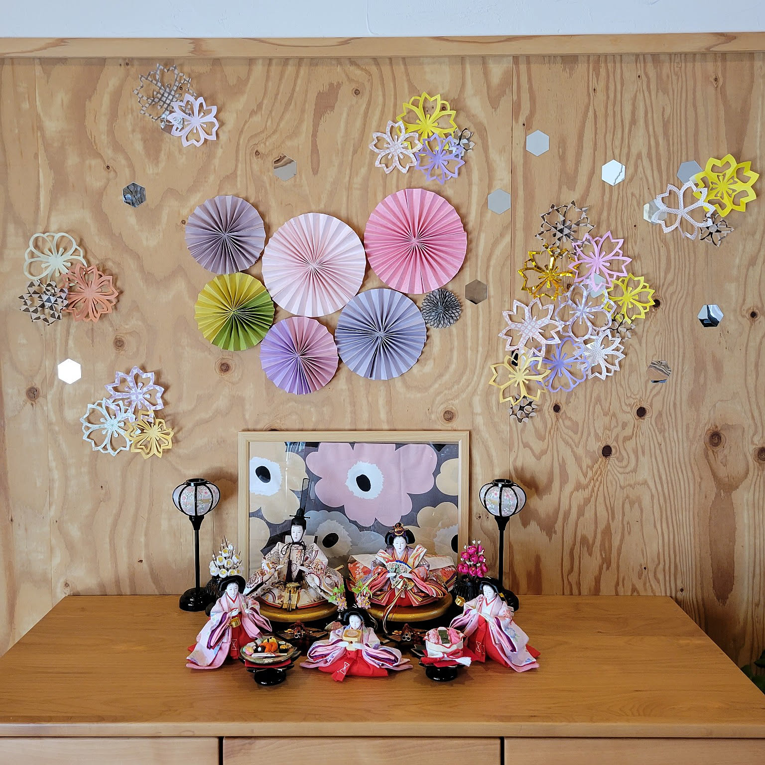 ひな祭り 刺繍 日本製 ミニ畳 パネル お雛様 雛人形 雛祭り ひな祭り ひなまつり お雛飾り ひな飾り 小さめ コンパクト おしゃれ 可愛い お祝い北欧 モダン 壁面 インテリア おうちスタジオ SNS映え 省スペース 手軽 記念撮影 プレゼント 桃の節句 敬老の日 刺しゅう