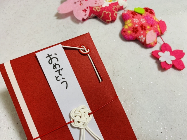 小学校の入学祝い、贈る金額の目安はいくら？ 贈る相手別に解説 専門家監修Oggi.jp