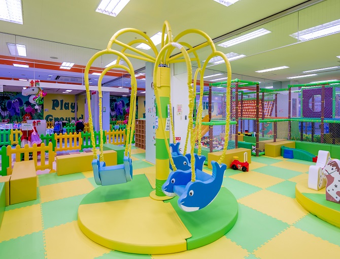 高齢者と子供向け室内レクリエーション 割り箸を使って『トイレットペーパーの芯すくいゲーム』新レクネタ