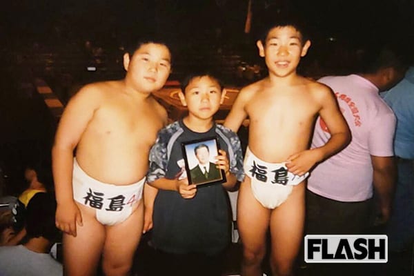 子供抱っこで土俵入り 宇良 一山本 若隆景❗大相撲 岸和田場所 春巡業sumo - YouTube