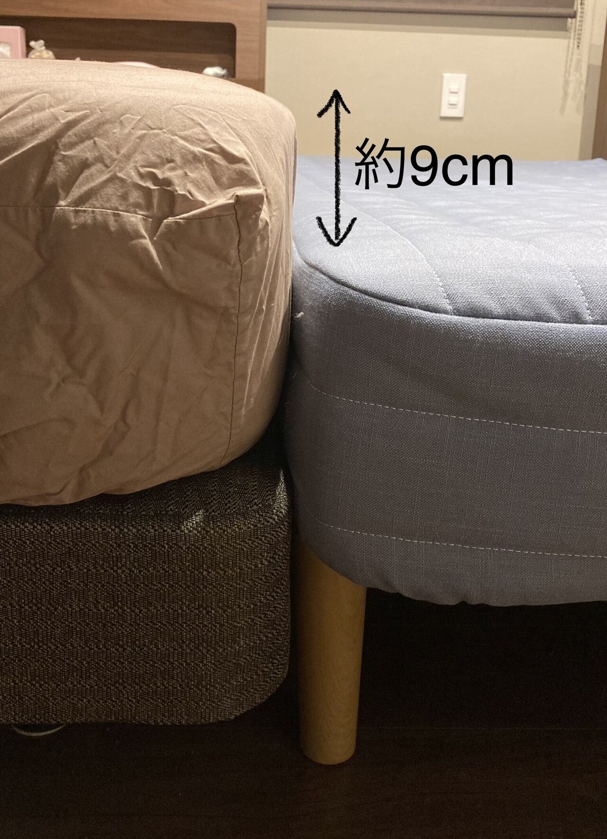 赤ちゃんのいるご家庭必見！ベッド横にベビーベッドを置いた寝室実例