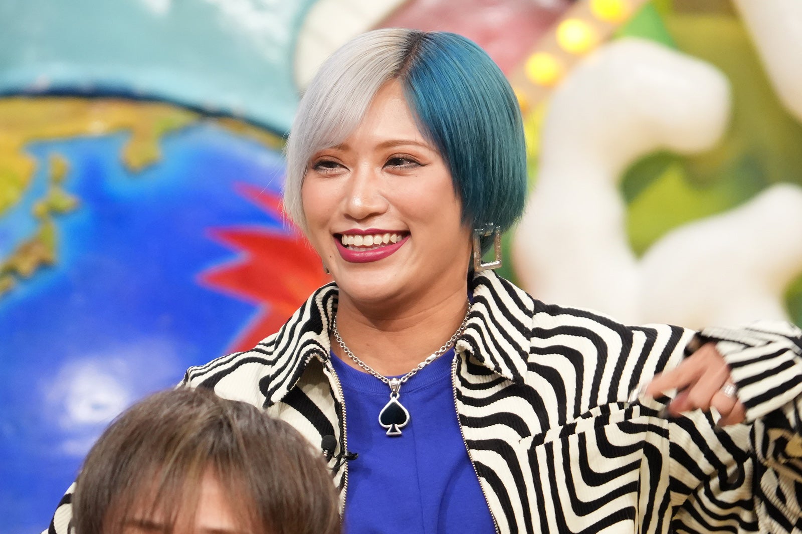 ぱーてぃーちゃん信子、実家“33億円豪邸”でのお金持ちエピソード披露「次の日にグランドピアノが」 『いきなり常連スナック byPococha』メディア体験会 - YouTube