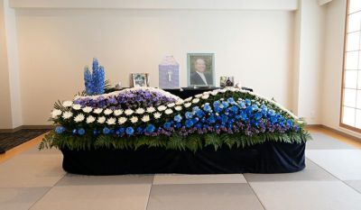 生花祭壇 家族葬 プランリーズナブルでアットホームな葬儀のご提供・東邦セレモニー 公式