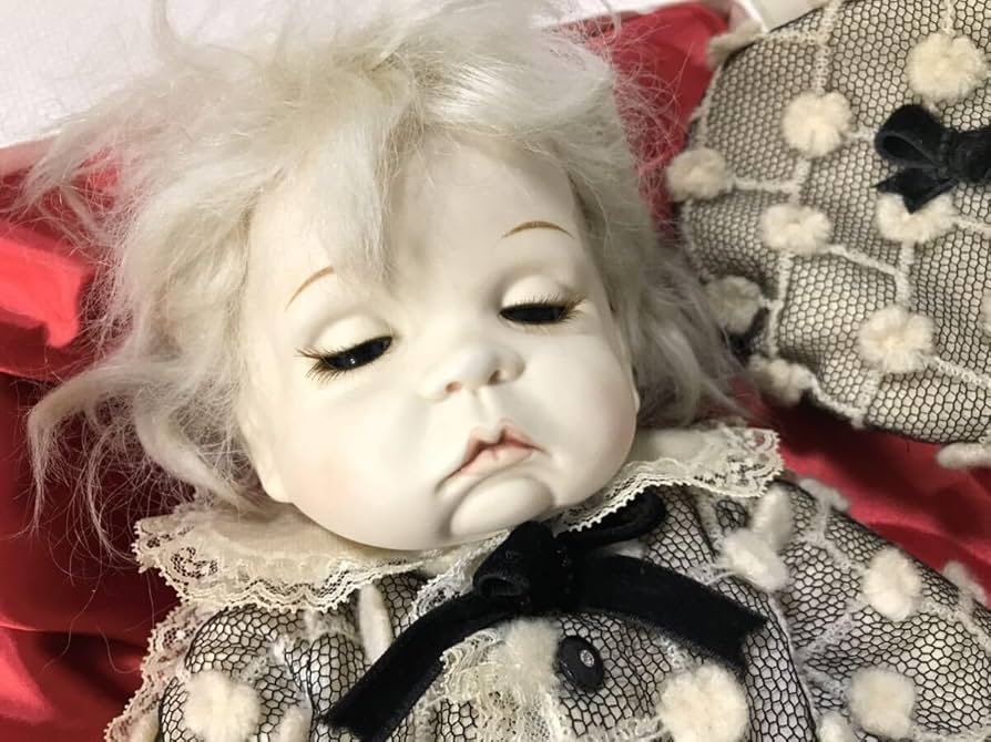 小さな可愛すぎるベビーちゃん アンティークドール フランス人形 西洋人形 ミニョネット ビスクドール ミレット 赤ちゃん