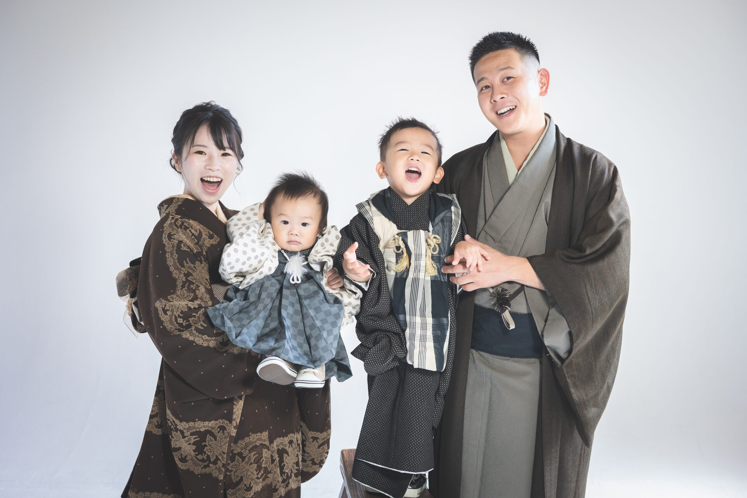 七五三 家族・親族ふぉ～とすて～しょんさいたま市大宮の氷川神社近くのアットホームなフォトスタジオ