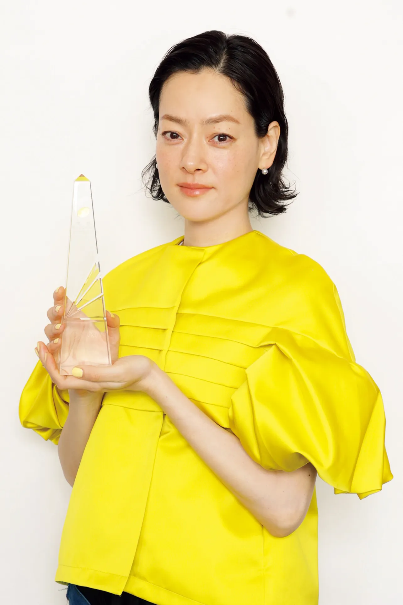 市川実日子：猫の方が演技が上手？ 母役・倍賞千恵子のジョークに爆笑 - 毎日キレイ