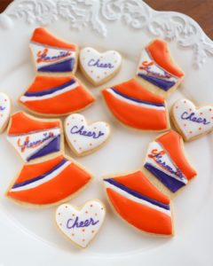 楽天市場 1500円 プレゼントセットチア プレゼント 7パターンから選べる 卒業 ギフト 部活 先輩 文房具 ボールペン A4 クリアファイル B5ノート 付箋 ラッピング不可チアリーディングチアダンス エイティズ : チアパン グッズ 専門店エイティズ