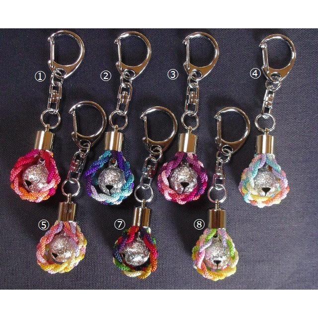 余ったマクラメ紐で簡単キーホルダーの作り方