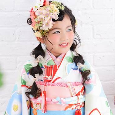 七五三におすすめ！7歳の女の子に”今”おしゃれな髪型カタログ コラム 武蔵野創寫舘