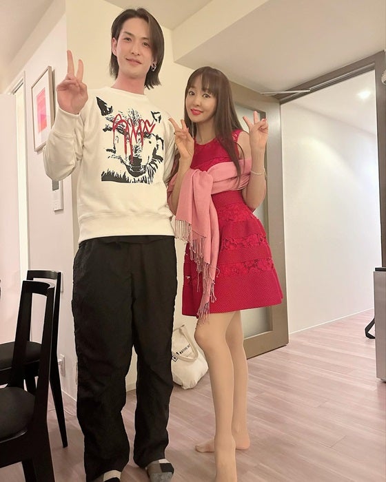 神田うの、43歳の誕生日サプライズに大号泣！ 夫とのキス写真に「今回は記憶あり」ねとらぼ