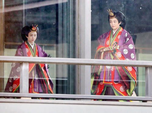 和装の結婚式、かつらはどんなものを選べば良い？種類と選び方を紹介家族挙式のウエディング知恵袋