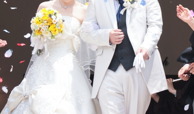 結婚式で親族は何を着るべき？親族の立場別服装マナーを解説 婚礼の作法サライ.jp小学館の雑誌『サライ』公式サイト