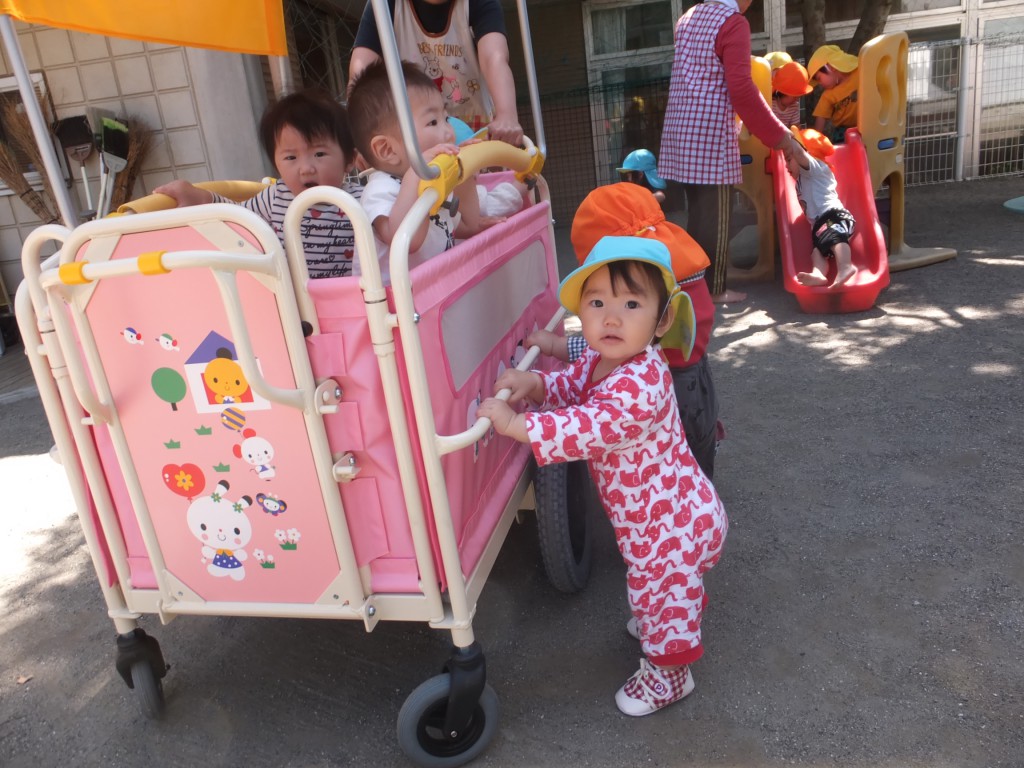 保育園 お散歩カート バギ