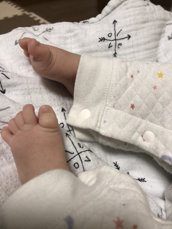 生後8ヶ月 足の指 丸めるTikTok