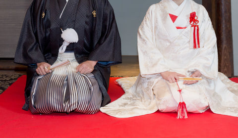 結婚式で男性が和装をするときのタイミングや種類・費用を徹底解説！必要な小物も紹介 – THE KIMONO SHOP