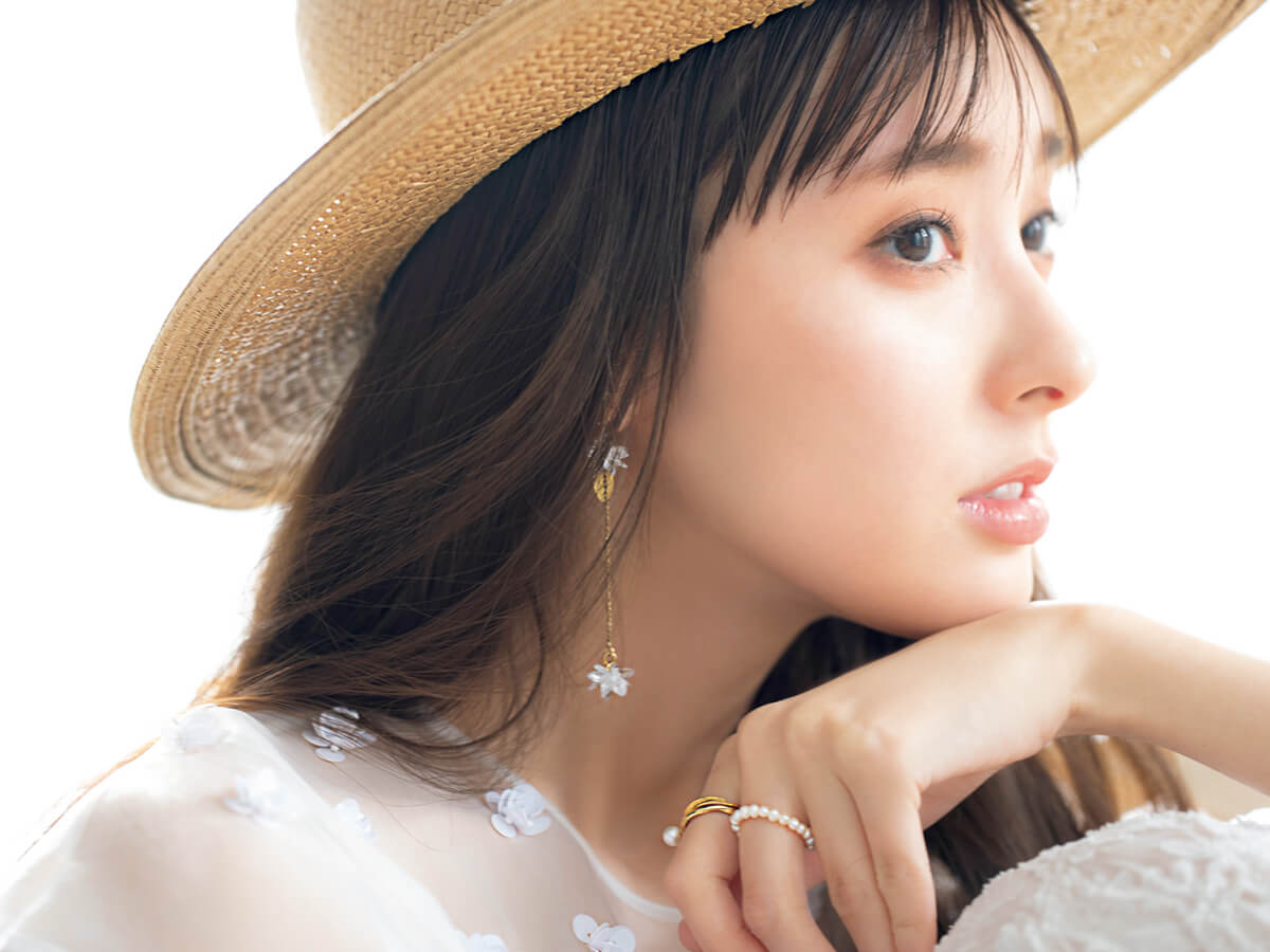 美人オーラがすごい♡ 宮本茉由 が服をきれいに着こなすためのマイポリシー♡ファッションメディア - andGIRLアンドガール