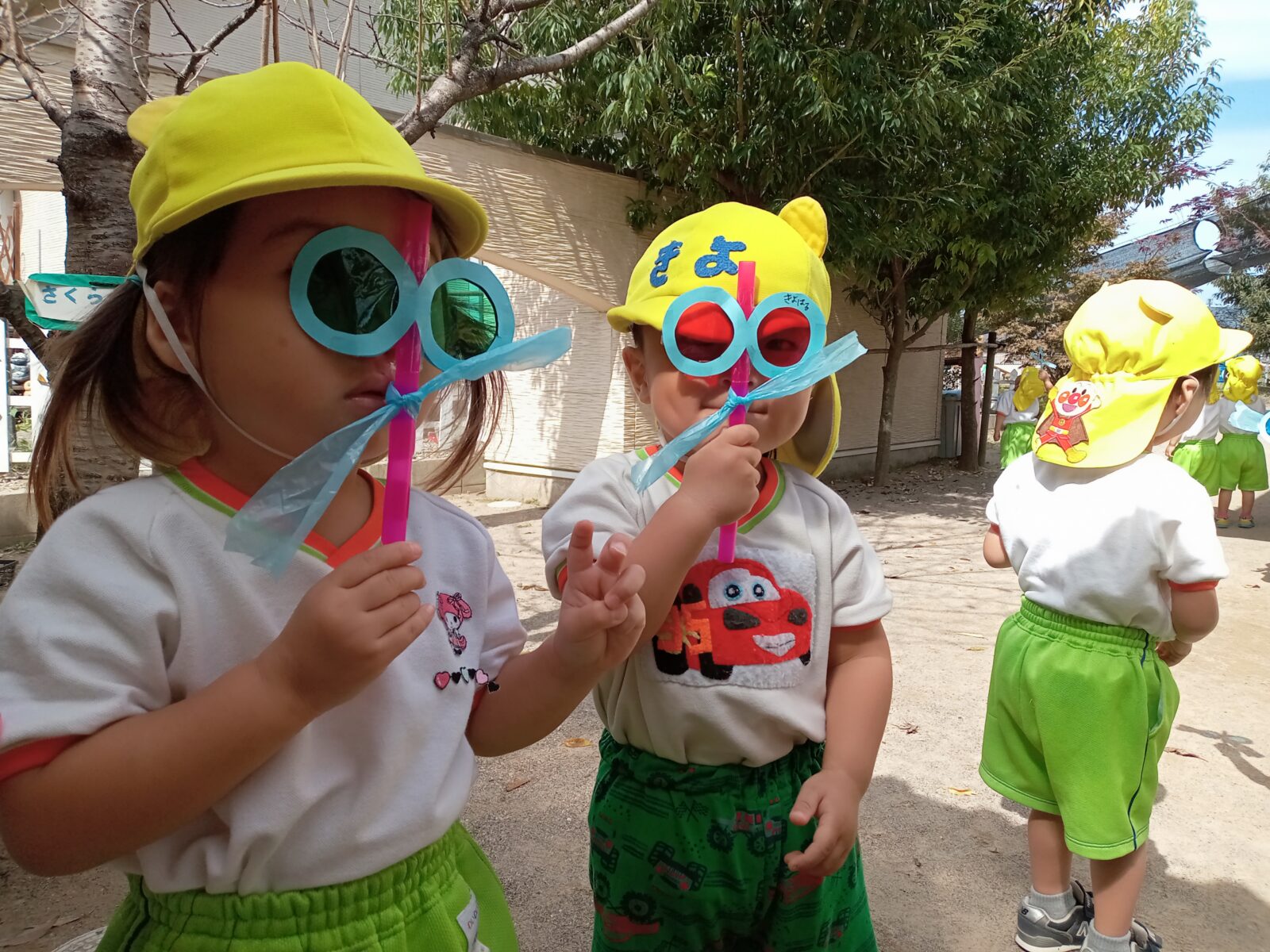月星組 ２歳児とんぼのメガネ製作幼保連携型認定こども園 カトレヤこども園