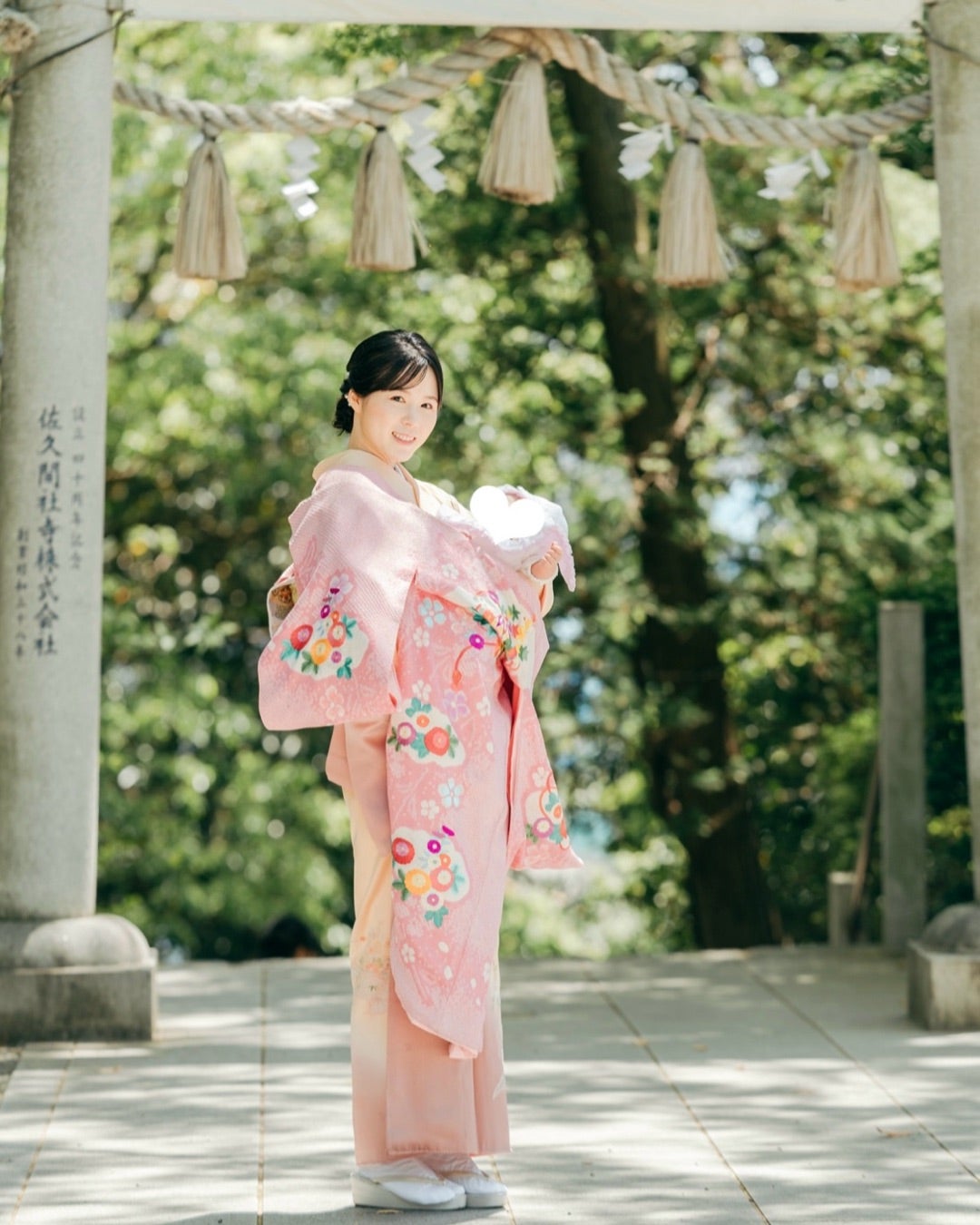 お宮参りの基本マナー～服装や食事会から、お食い初めと同時に行う方法まで東京のホテルならホテル椿山荘東京。 公式サイト