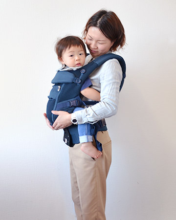 抱っこ中の「のけぞり」に注意！歯並びに影響も 赤ちゃんも抱く側も楽な正しい姿勢、専門家に聞きました東京すくすく